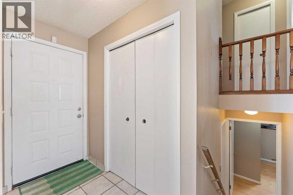 7003 Temple Drive NE — photo 2