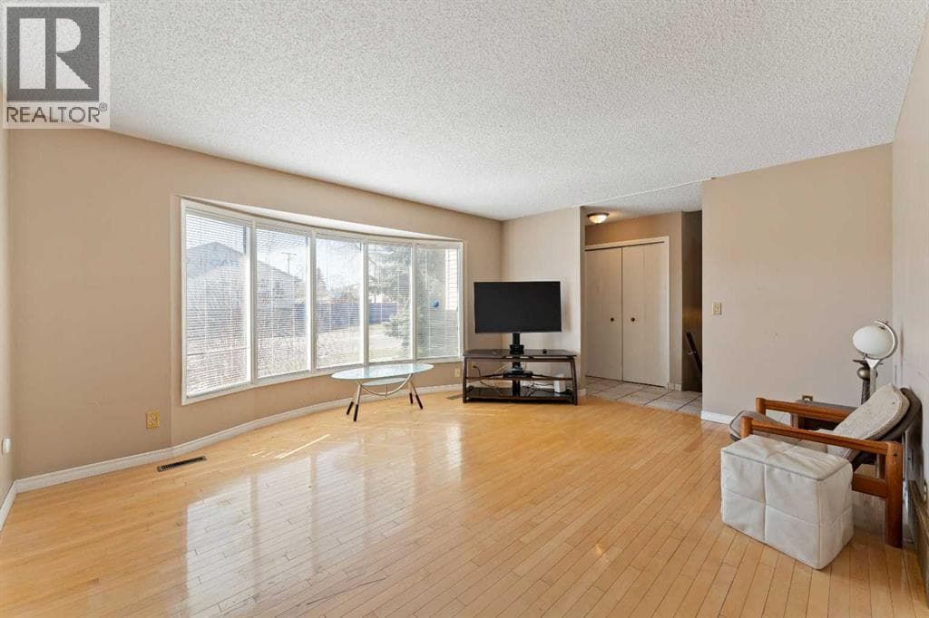 7003 Temple Drive NE — photo 5