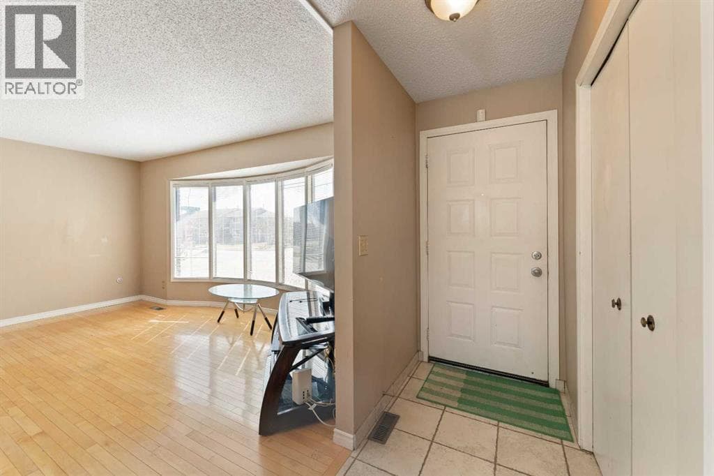 7003 Temple Drive NE — photo 3