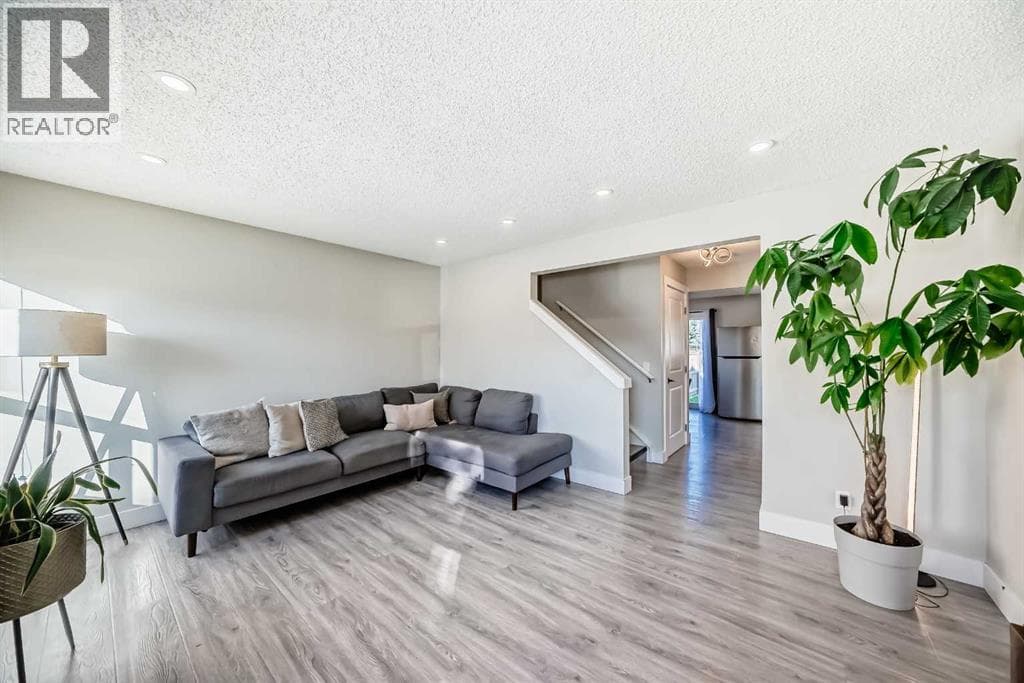 3920 44 Avenue NE — photo 5