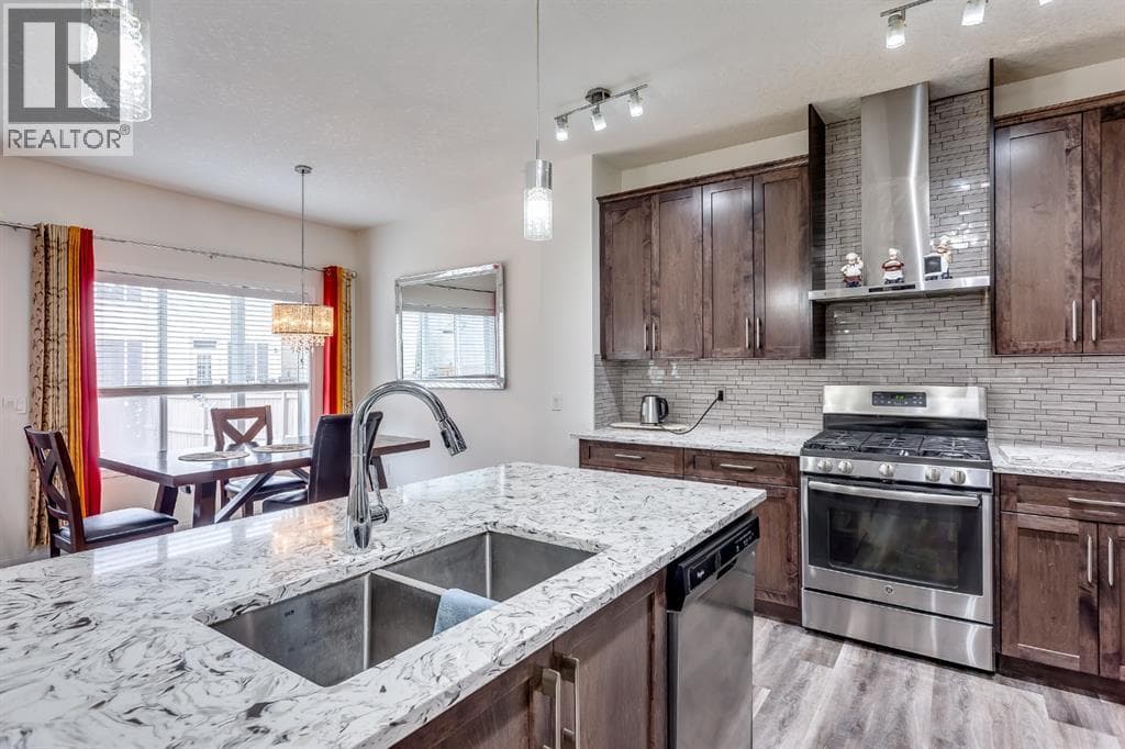 379 Skyview Shores Manor NE — photo 5