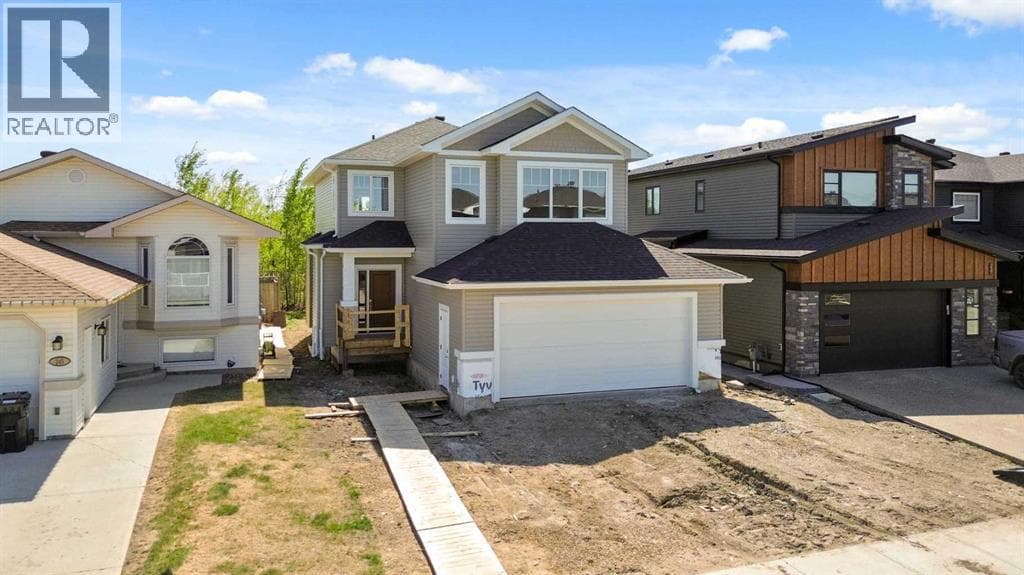 241 WARREN Way