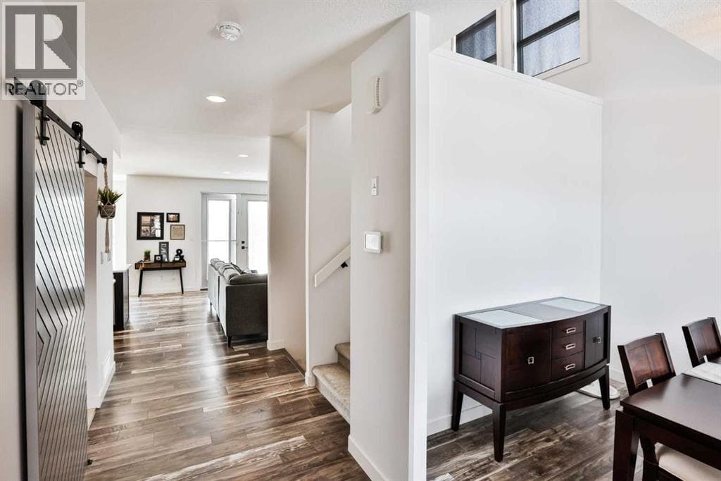 218 Stonecrest Bay W — photo 3