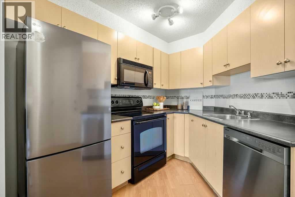 1212, 2395 Eversyde Avenue SW — photo 5