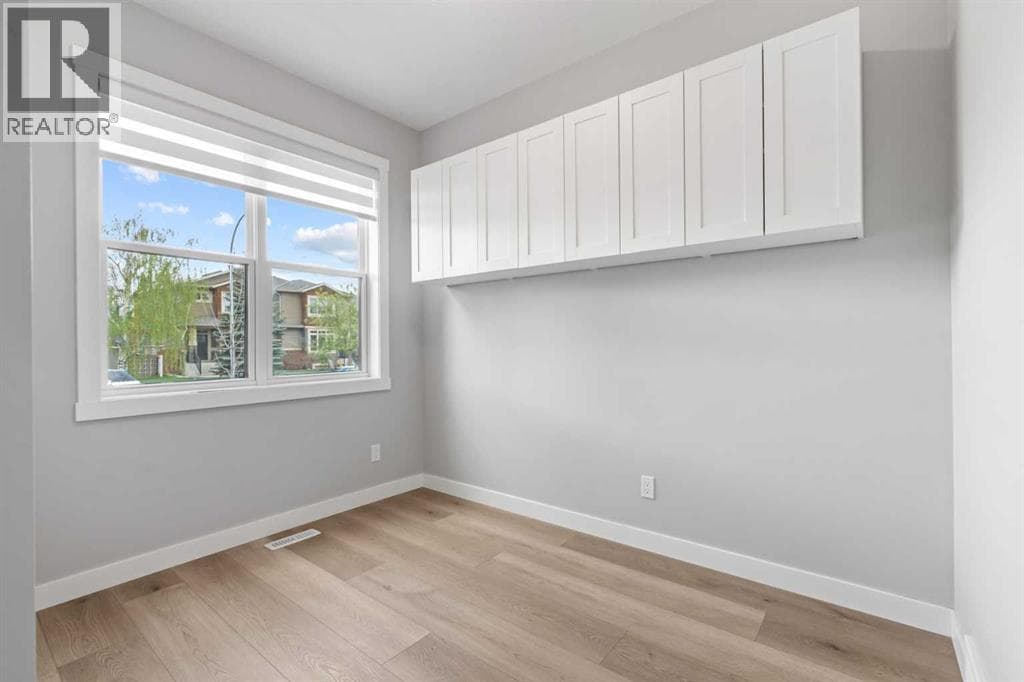 4618 81 Street NW — photo 3