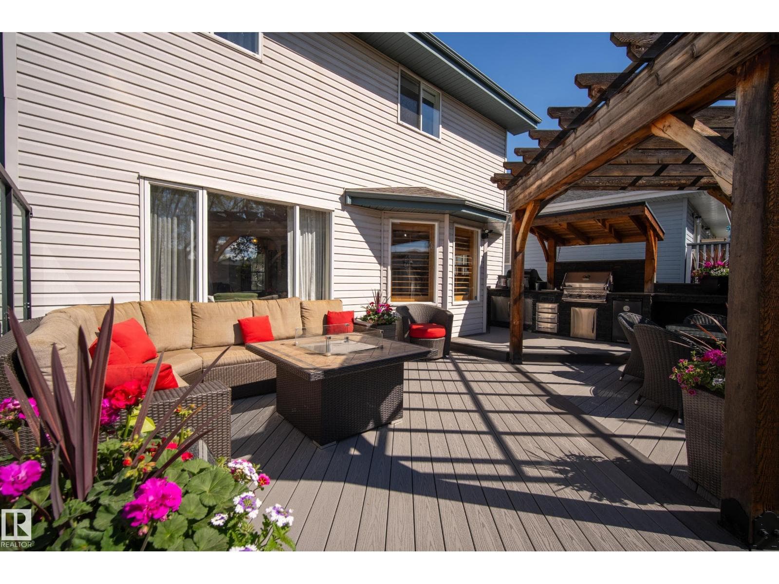 15 WESTWOOD GR