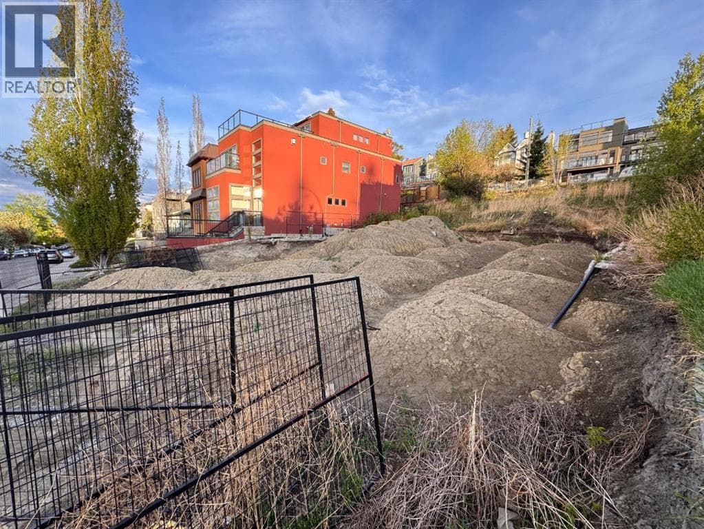 1931 28 Avenue SW — photo 5