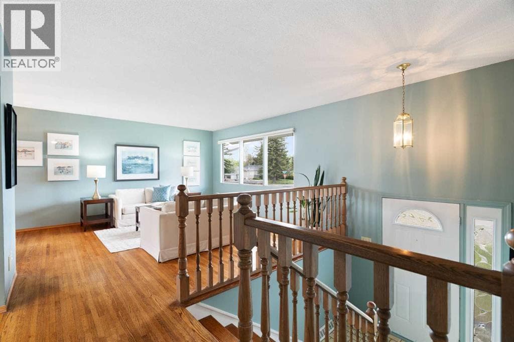 5047 Batchelor Crescent NW — photo 2