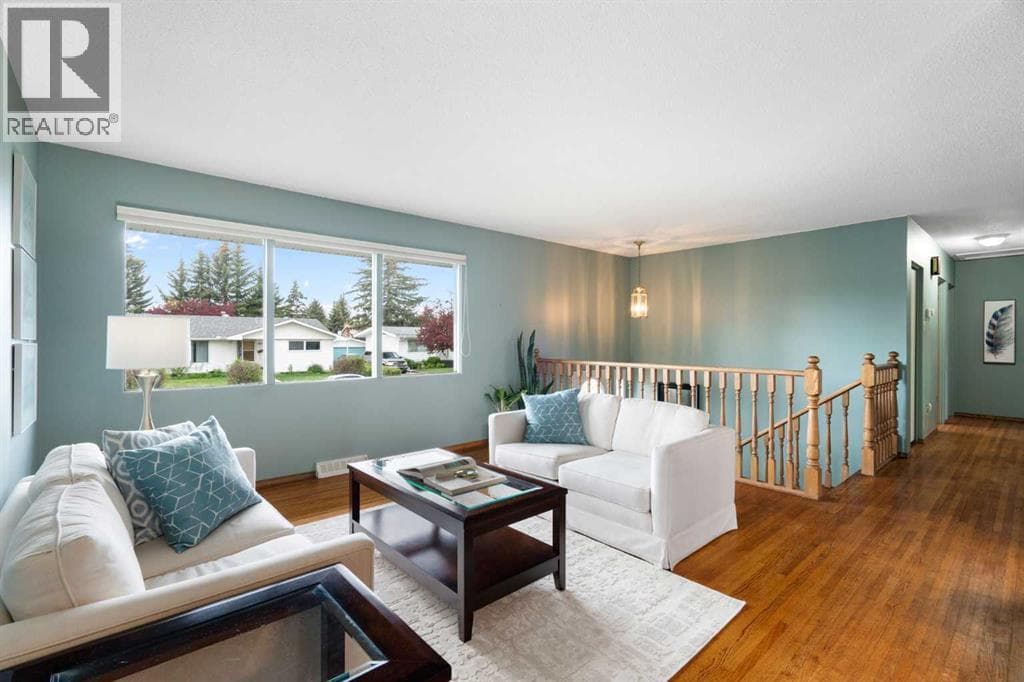5047 Batchelor Crescent NW — photo 4