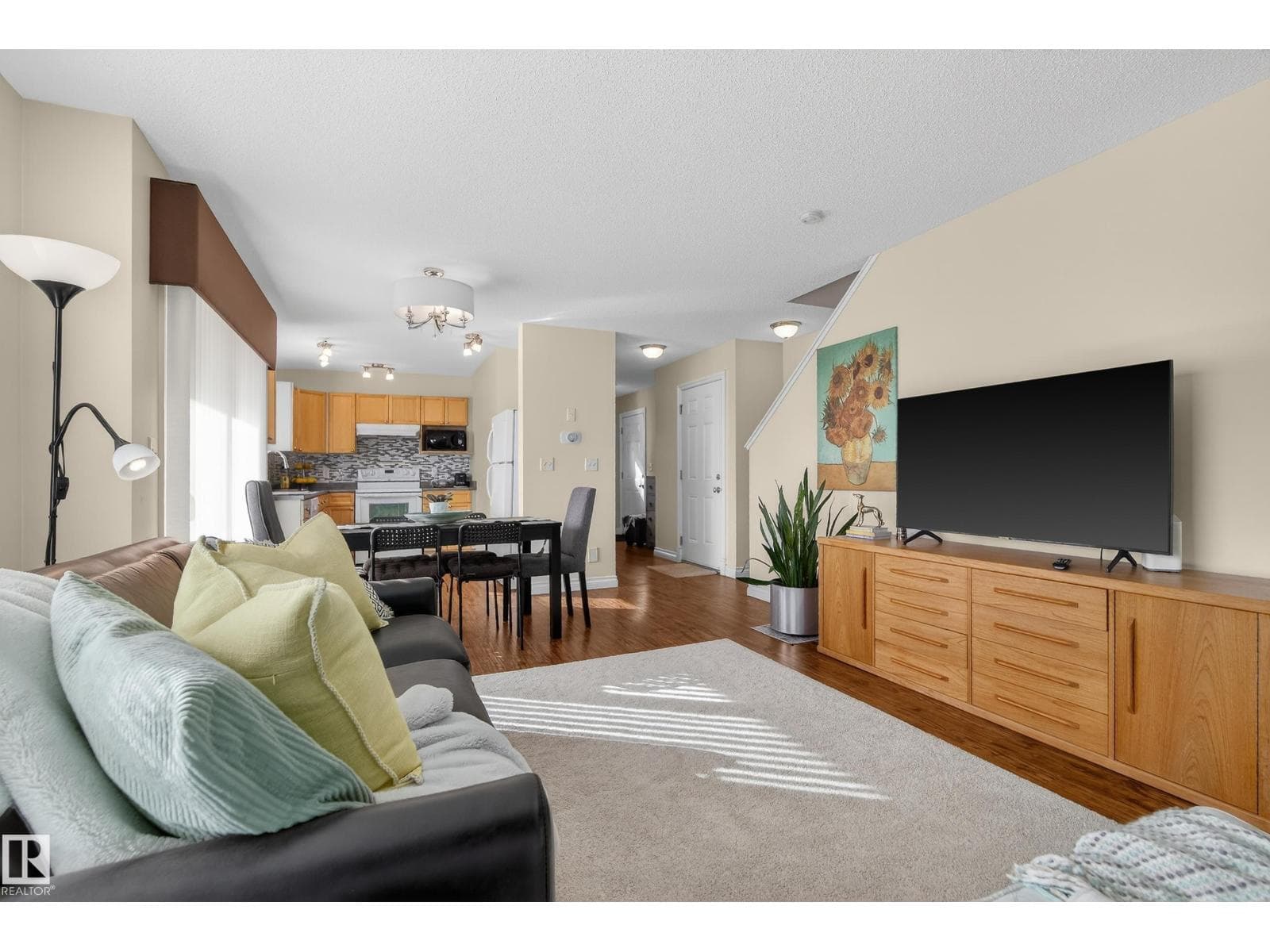 #88 12050 17 AV SW — photo 2