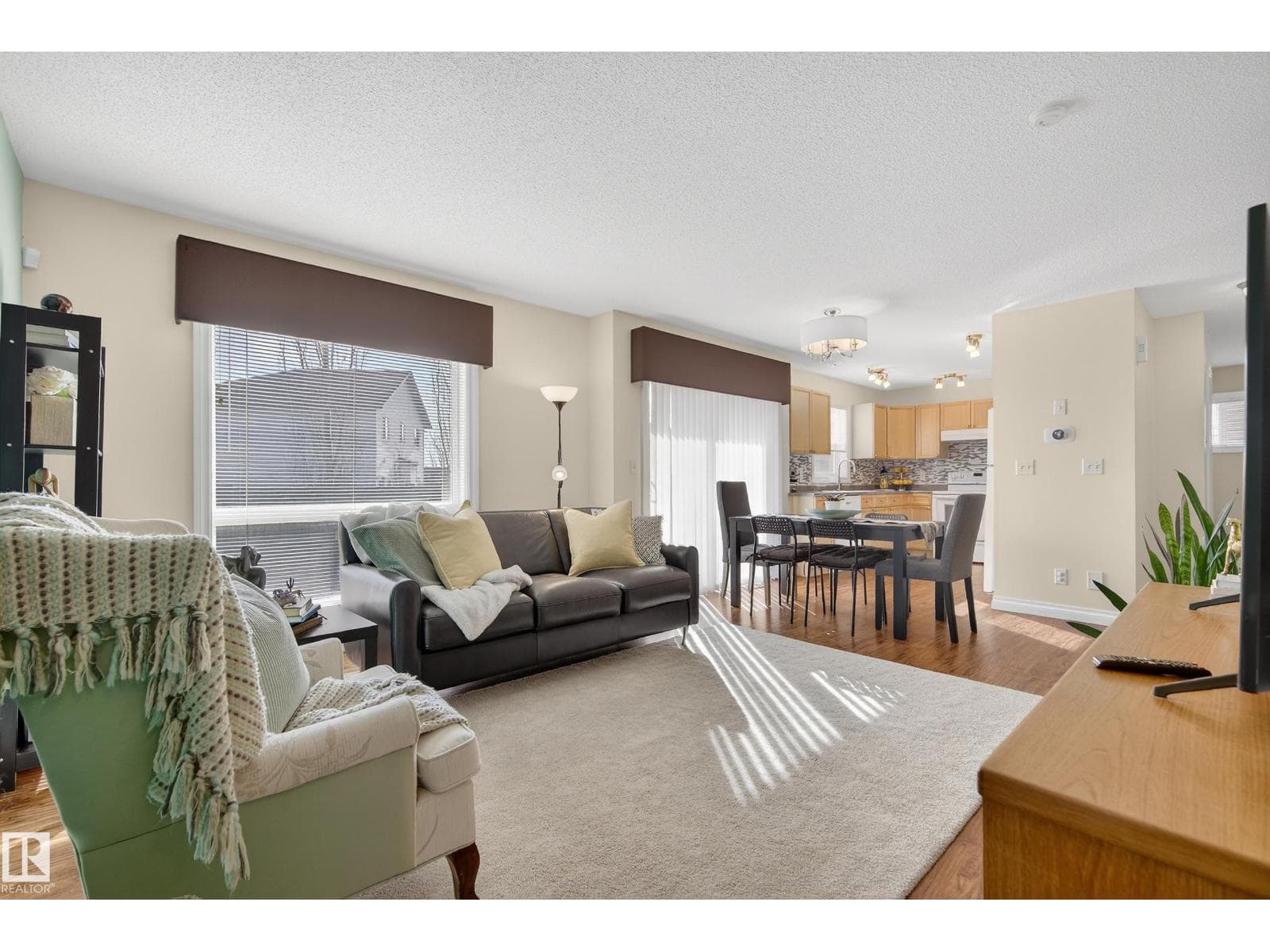 #88 12050 17 AV SW — photo 3