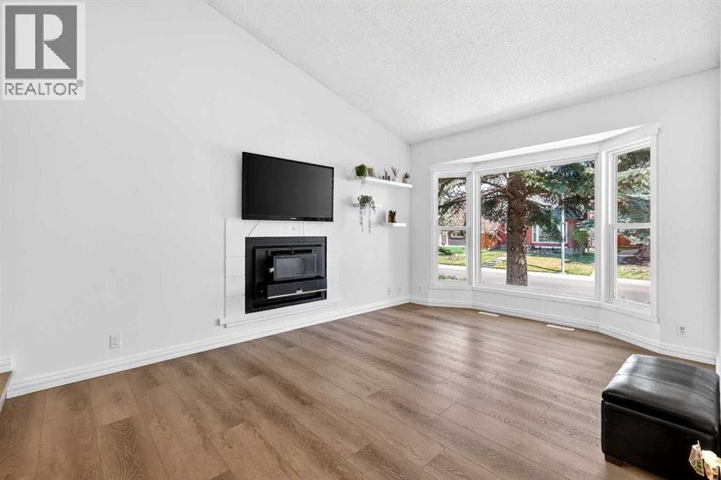 236 Mckerrell Way SE — photo 2