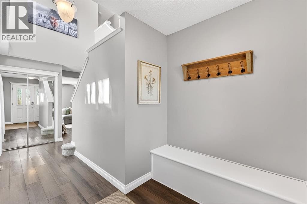 35 Crestmont Drive SW — photo 4