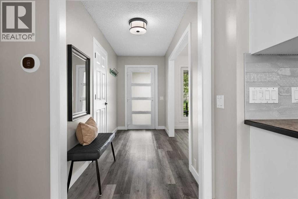 12 Chaparral Crescent SE — photo 4