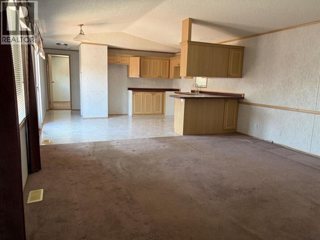300 Grandview Crescent — photo 5