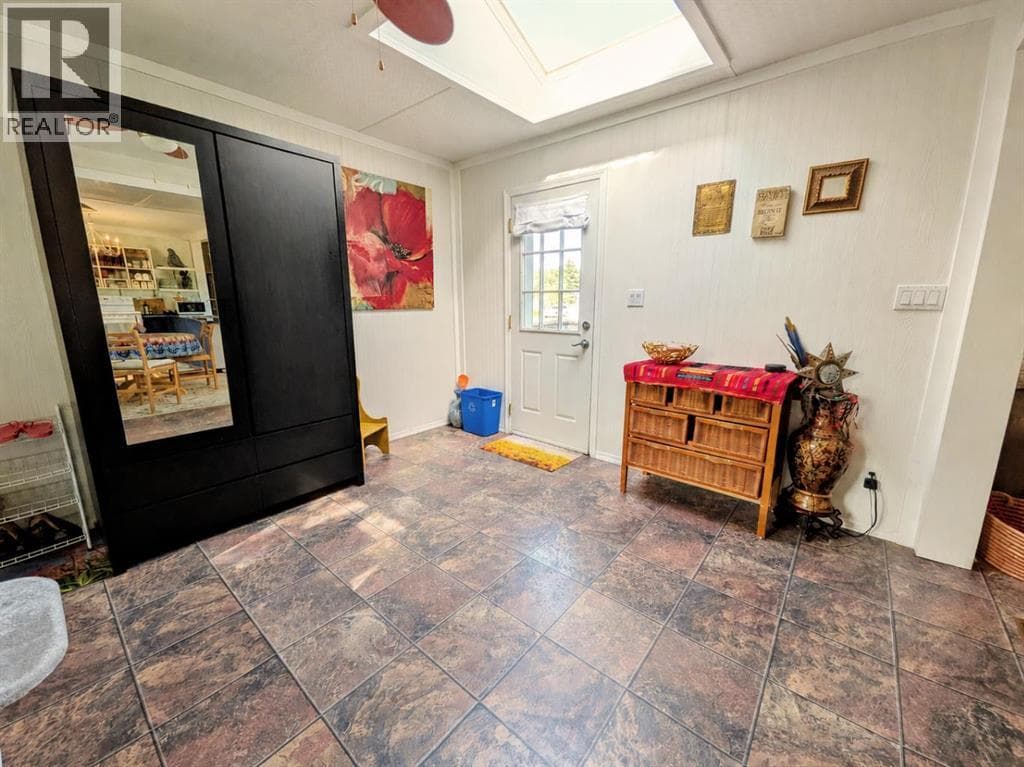 4814 52 Street — photo 3