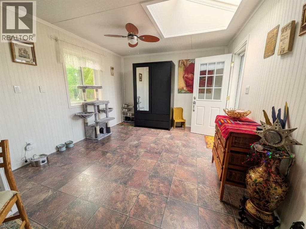 4814 52 Street — photo 4