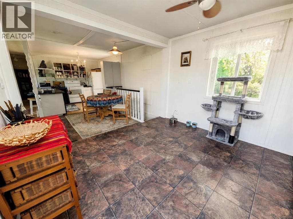 4814 52 Street — photo 5