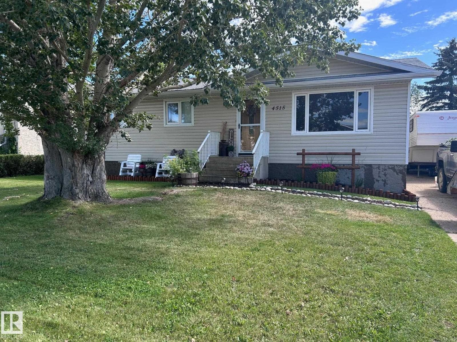 4515 54 Ave