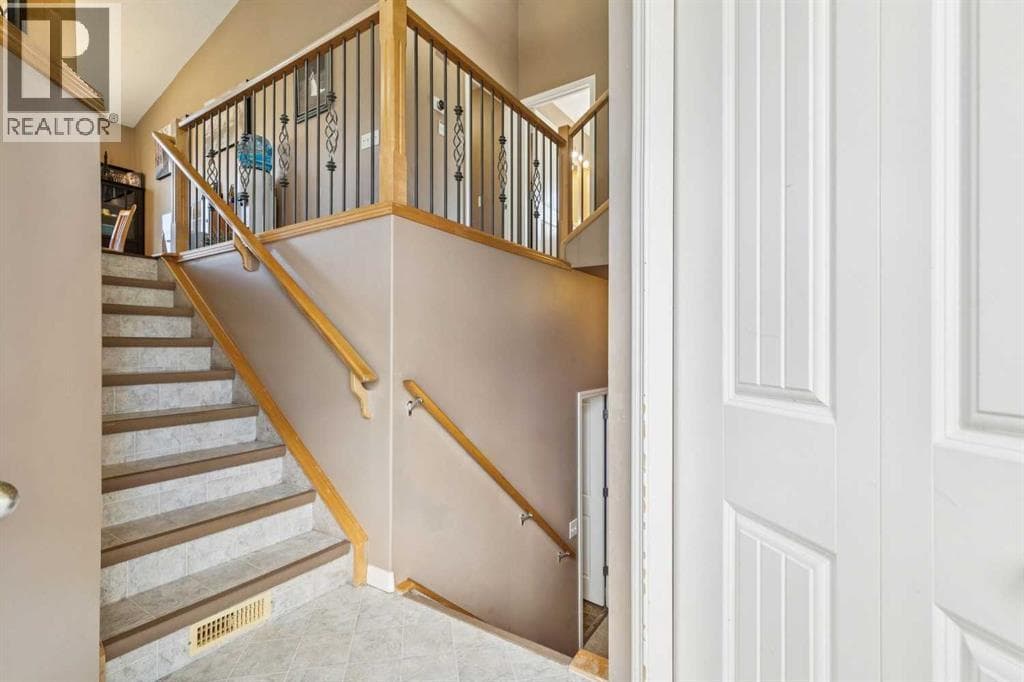 232 Hillcrest Court — photo 2