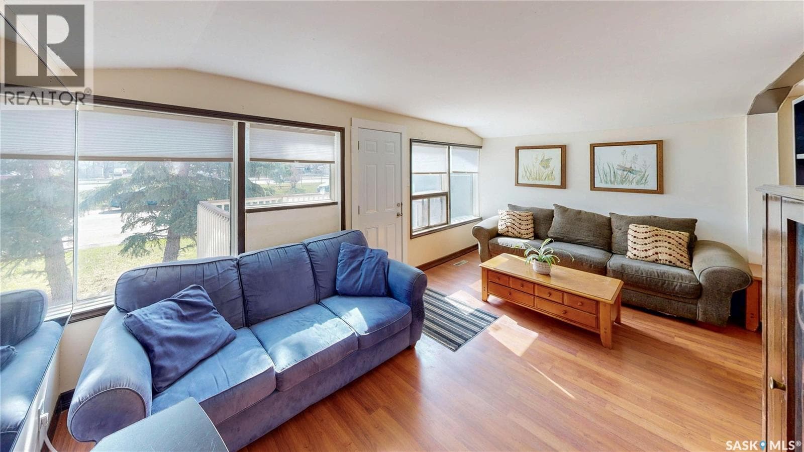 1330 Alexandra STREET — photo 3