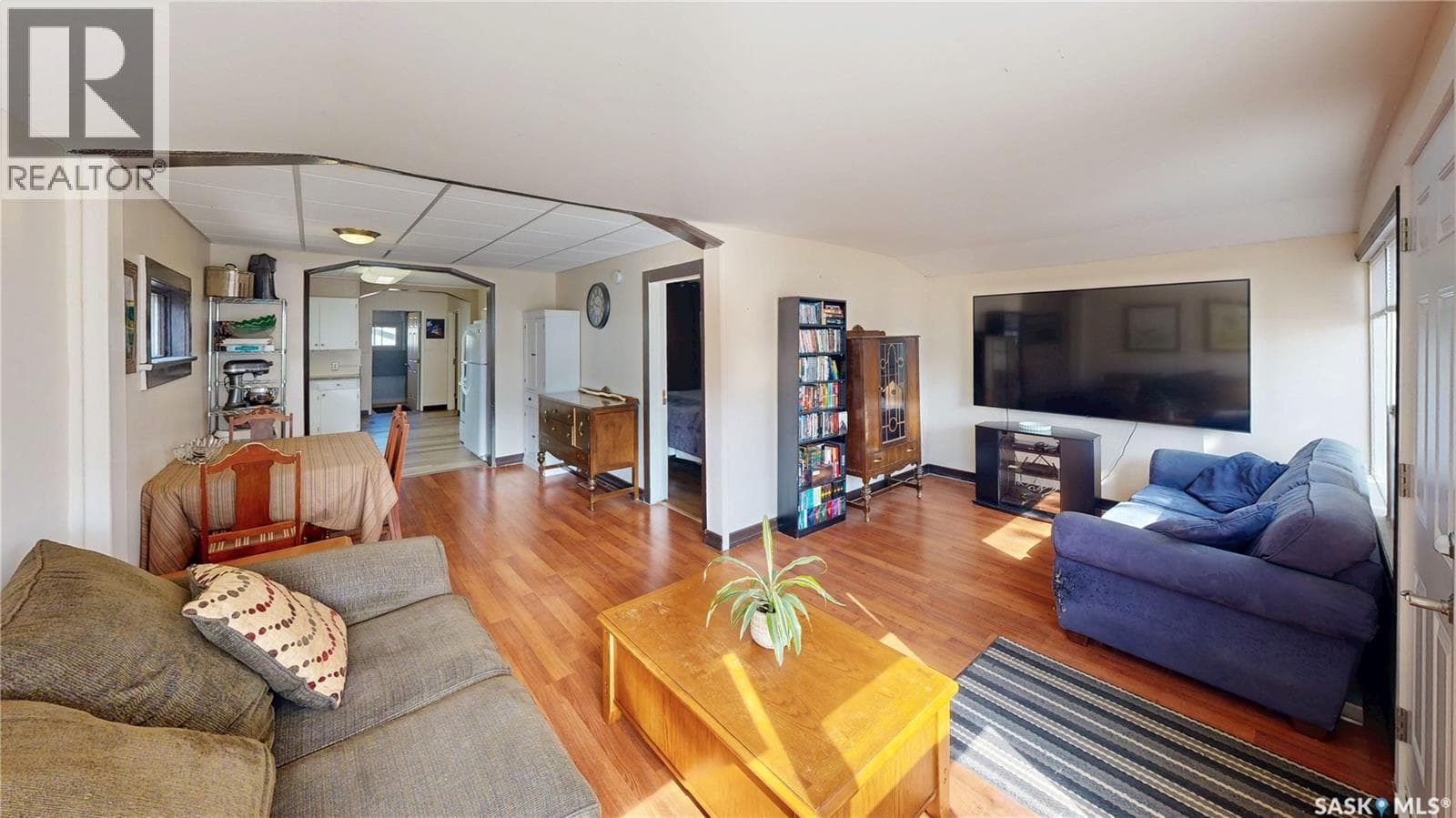 1330 Alexandra STREET — photo 4