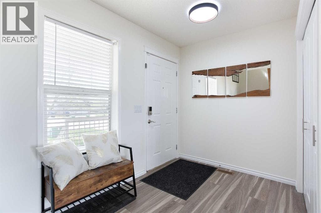 514 Stonegate Road NW — photo 2