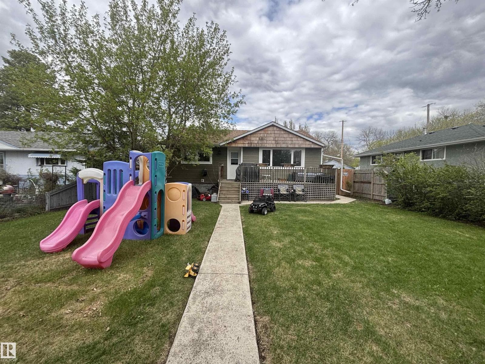 21 ELIZABETH DR