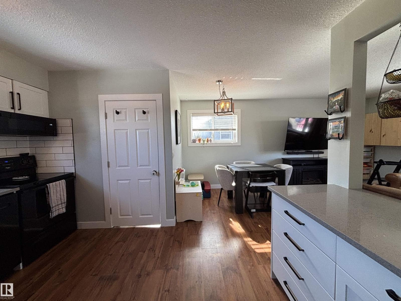 21 ELIZABETH DR — photo 5