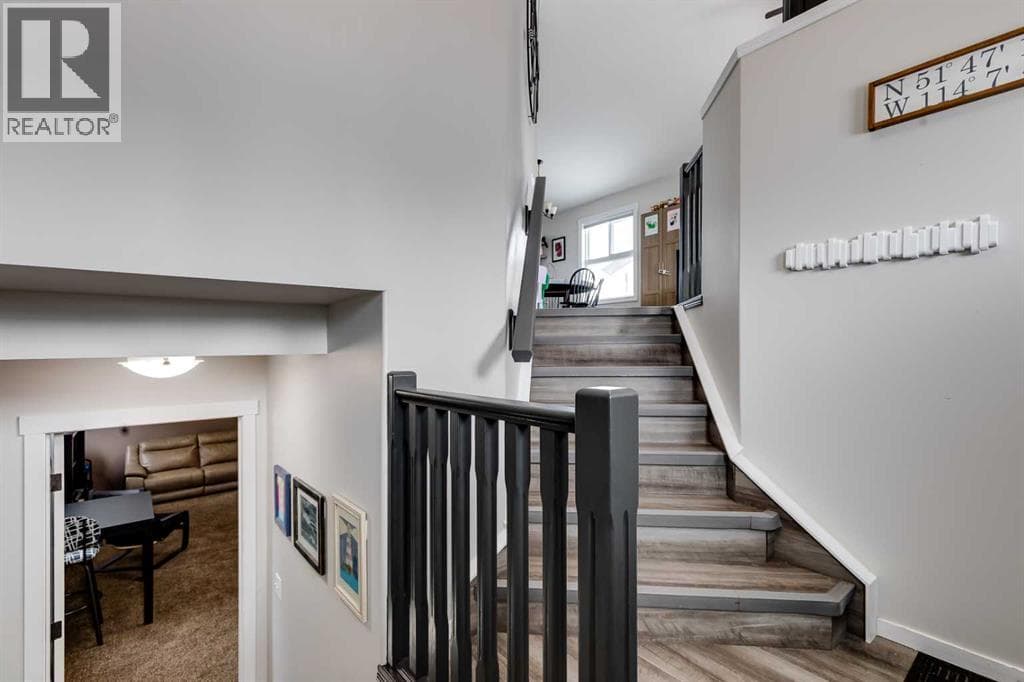 48 Hawthorn Way NE — photo 3