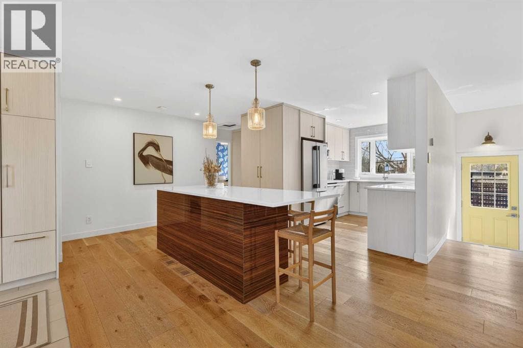 12 Glacier Drive SW — photo 4