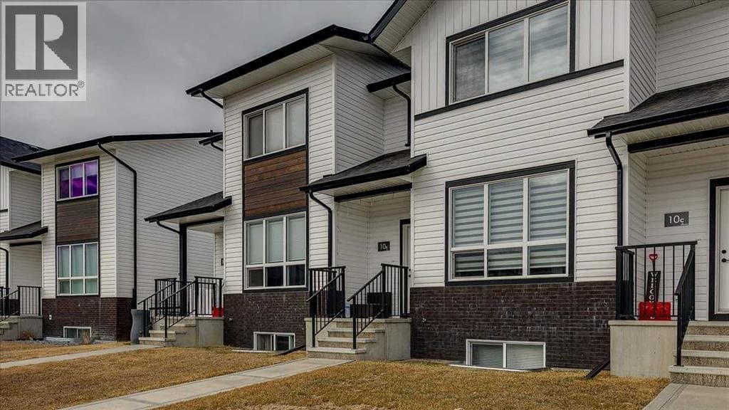 B, 10 Evergreen Way — photo 3