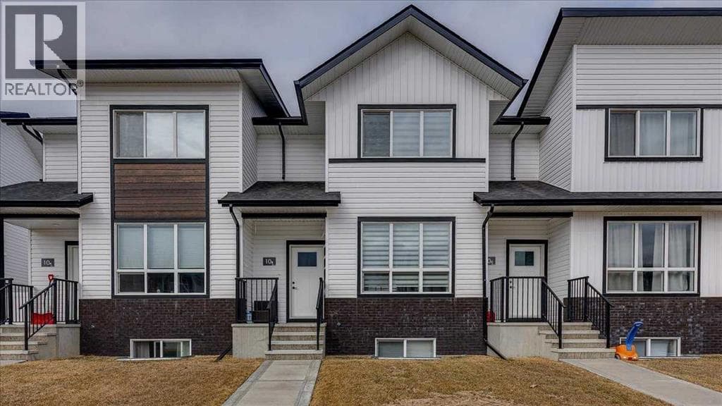 B, 10 Evergreen Way — photo 2