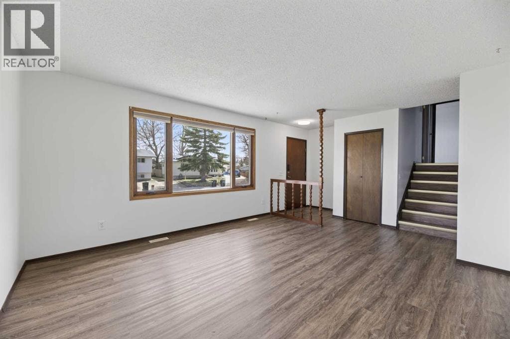 11 Westhill Crescent — photo 5