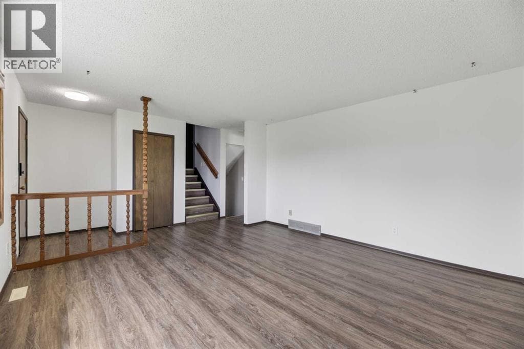 11 Westhill Crescent — photo 4