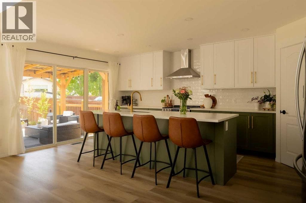 530 Chaparral Drive SE — photo 3