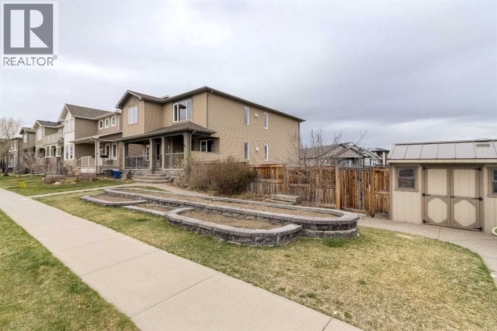 541 Aquitania Boulevard W — photo 2
