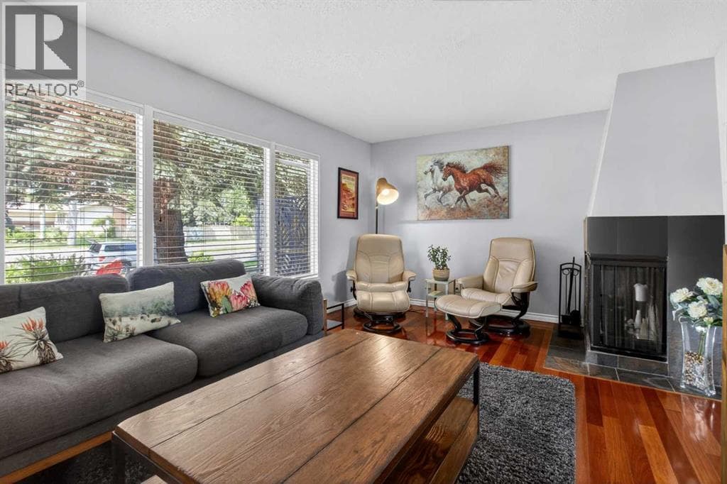 348 Midlake Boulevard SE — photo 5