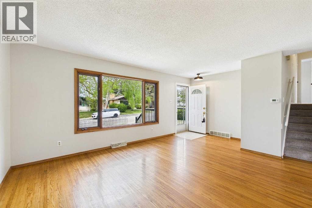 3840 Brooklyn Crescent NW — photo 4
