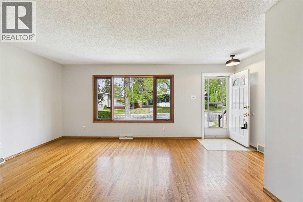 3840 Brooklyn Crescent NW — photo 5