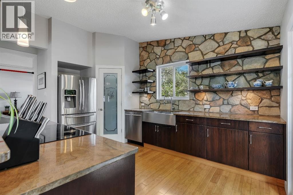 6316 Crowchild Trail SW — photo 4