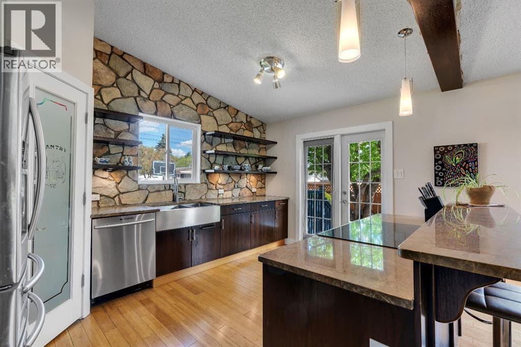 6316 Crowchild Trail SW — photo 5