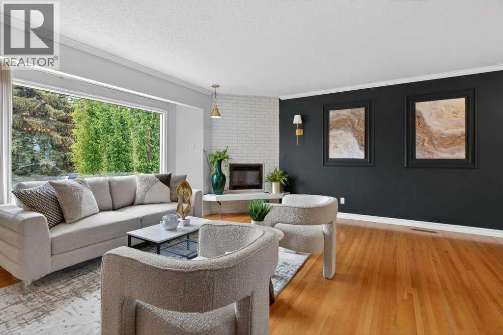 425 Woodland Crescent SE — photo 5