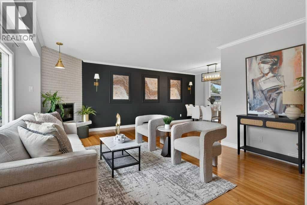425 Woodland Crescent SE — photo 4