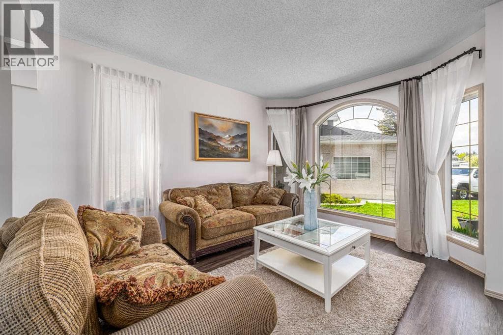 648 Scimitar Bay NW — photo 3