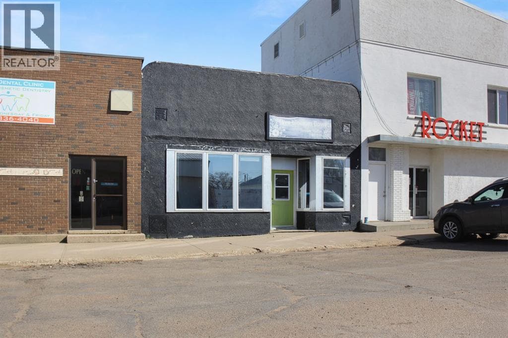5213 50 Street — photo 2