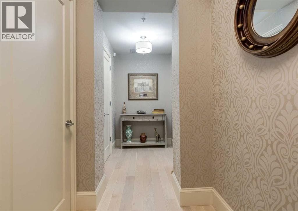 102, 121 Quarry Way SE — photo 5