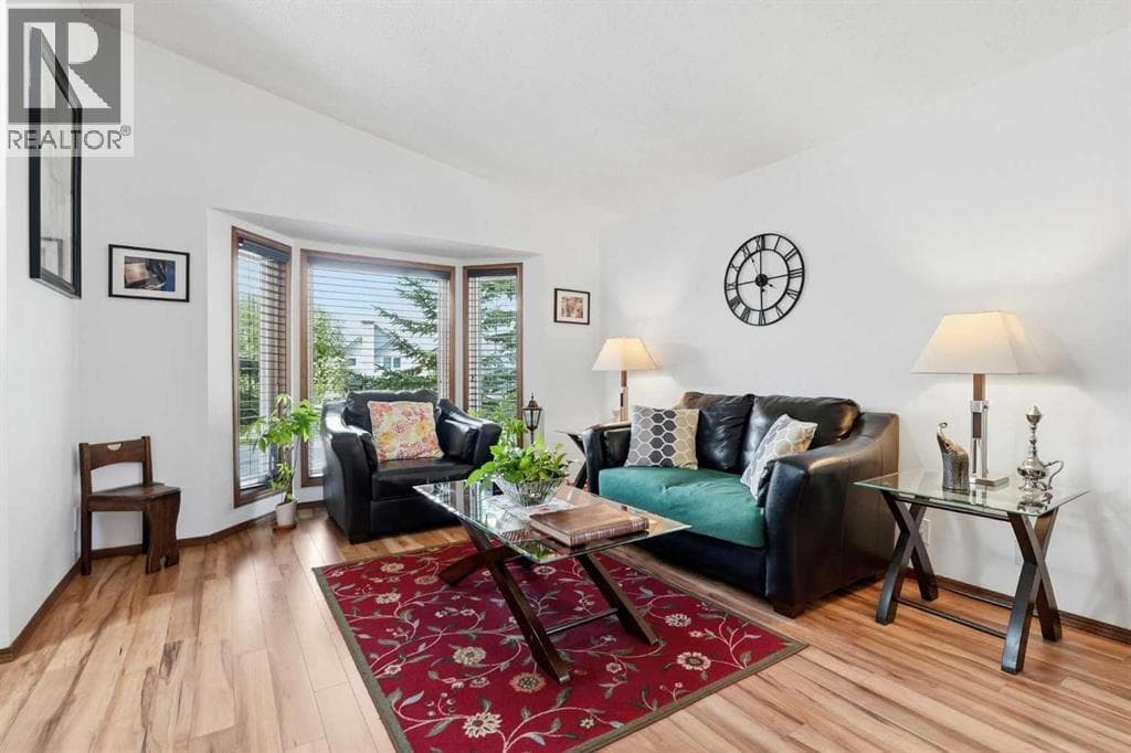 672 Macewan Drive NW — photo 4