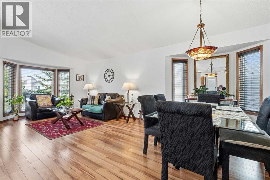 672 Macewan Drive NW — photo 3