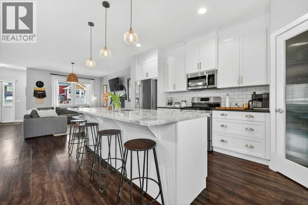 92 Fireside Crescent — photo 3